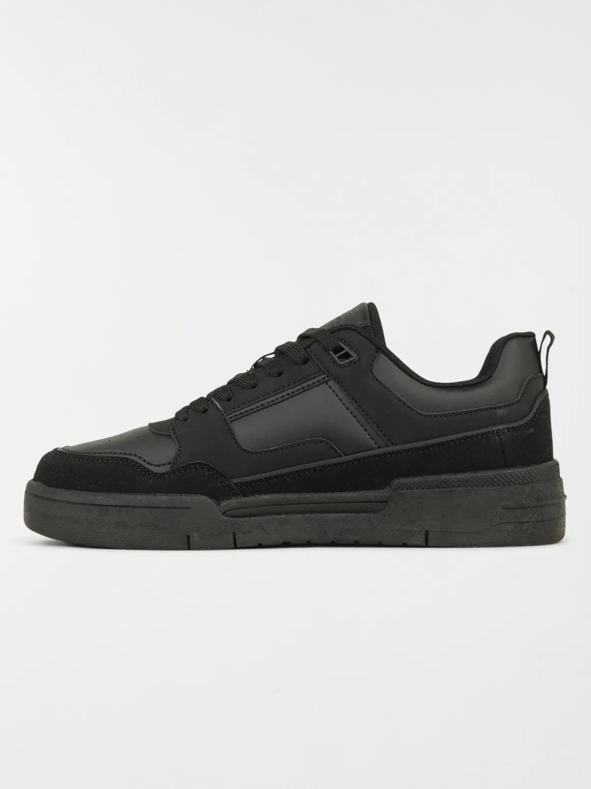 Baskets noires homme (40-46)