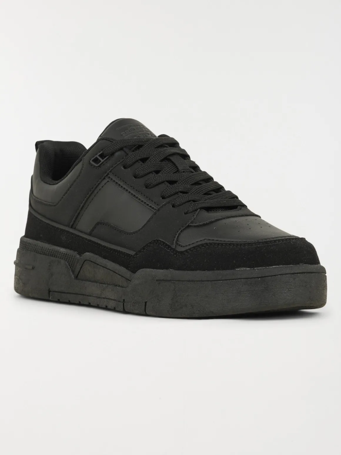 Baskets noires homme (40-46)