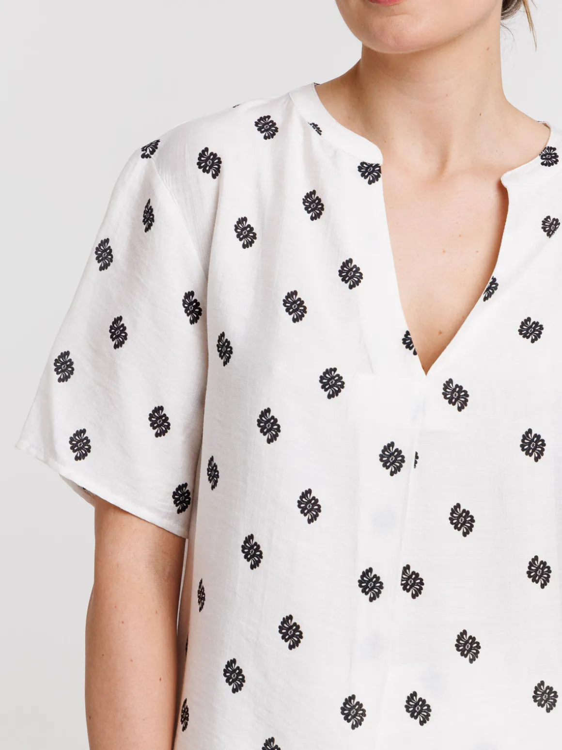 Blouse imprimée col tunisien femme