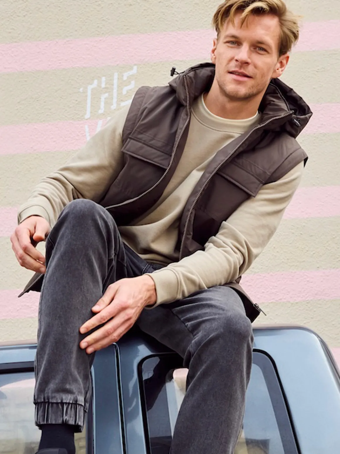 Blouson à capuche col montant homme