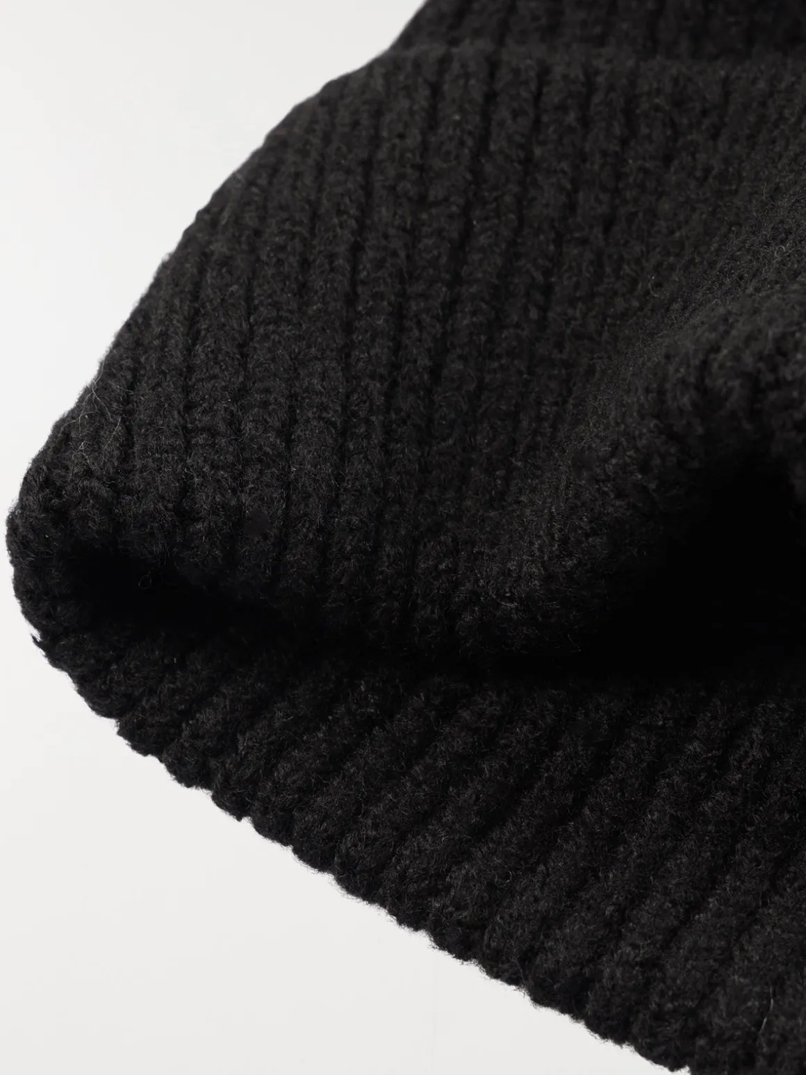 Bonnet en tricot noir femme
