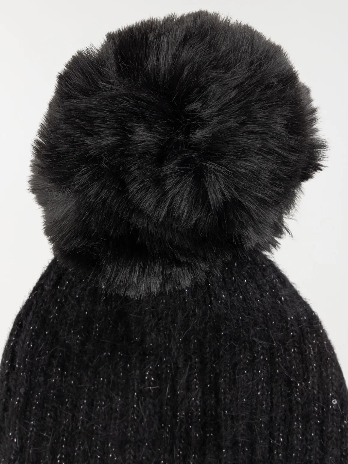 Bonnet pompon noir fille