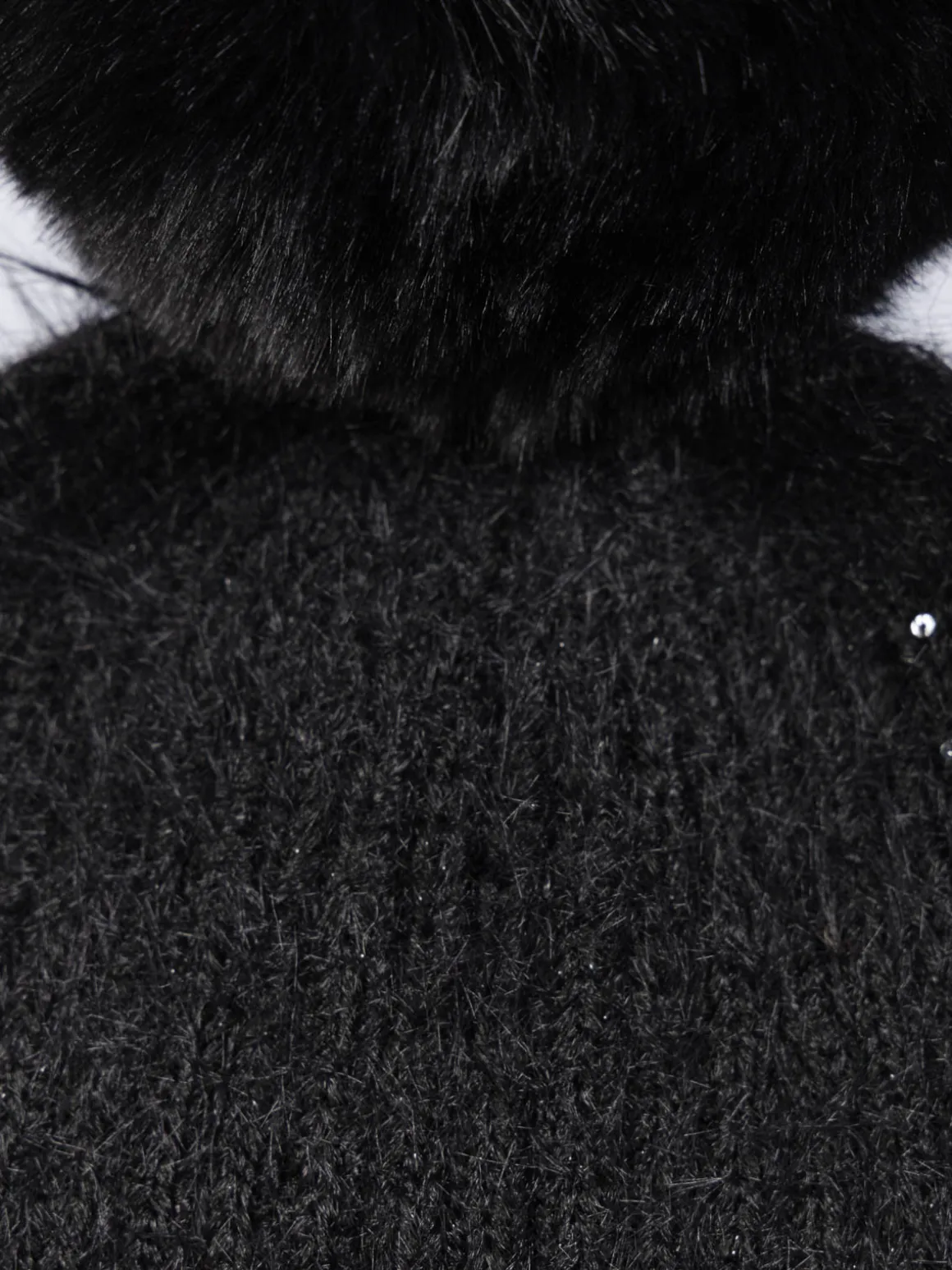 Bonnet pompons noir femme