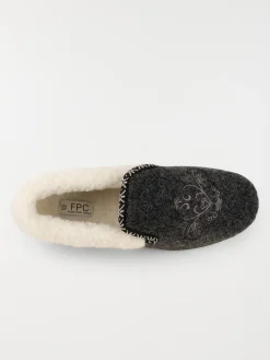 Chaussons gris brodé femme (36-41)