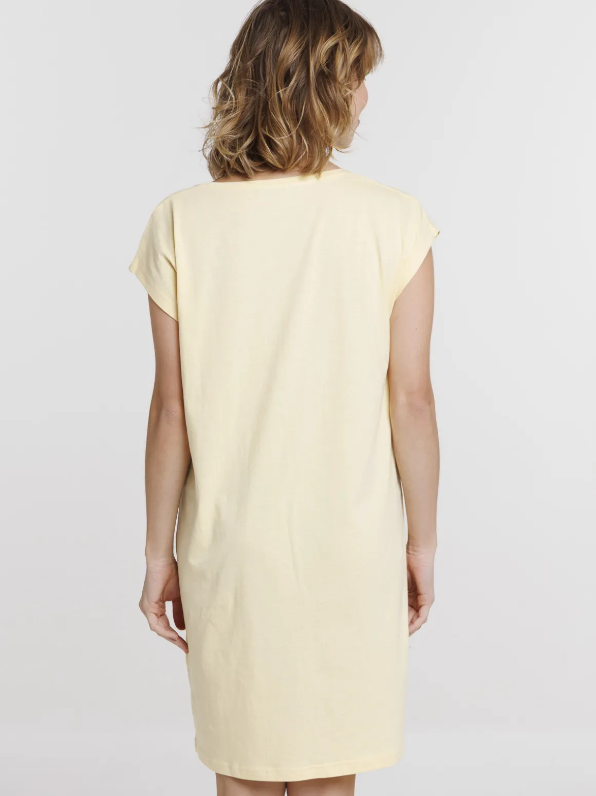 Chemise de nuit caprichieuse femme