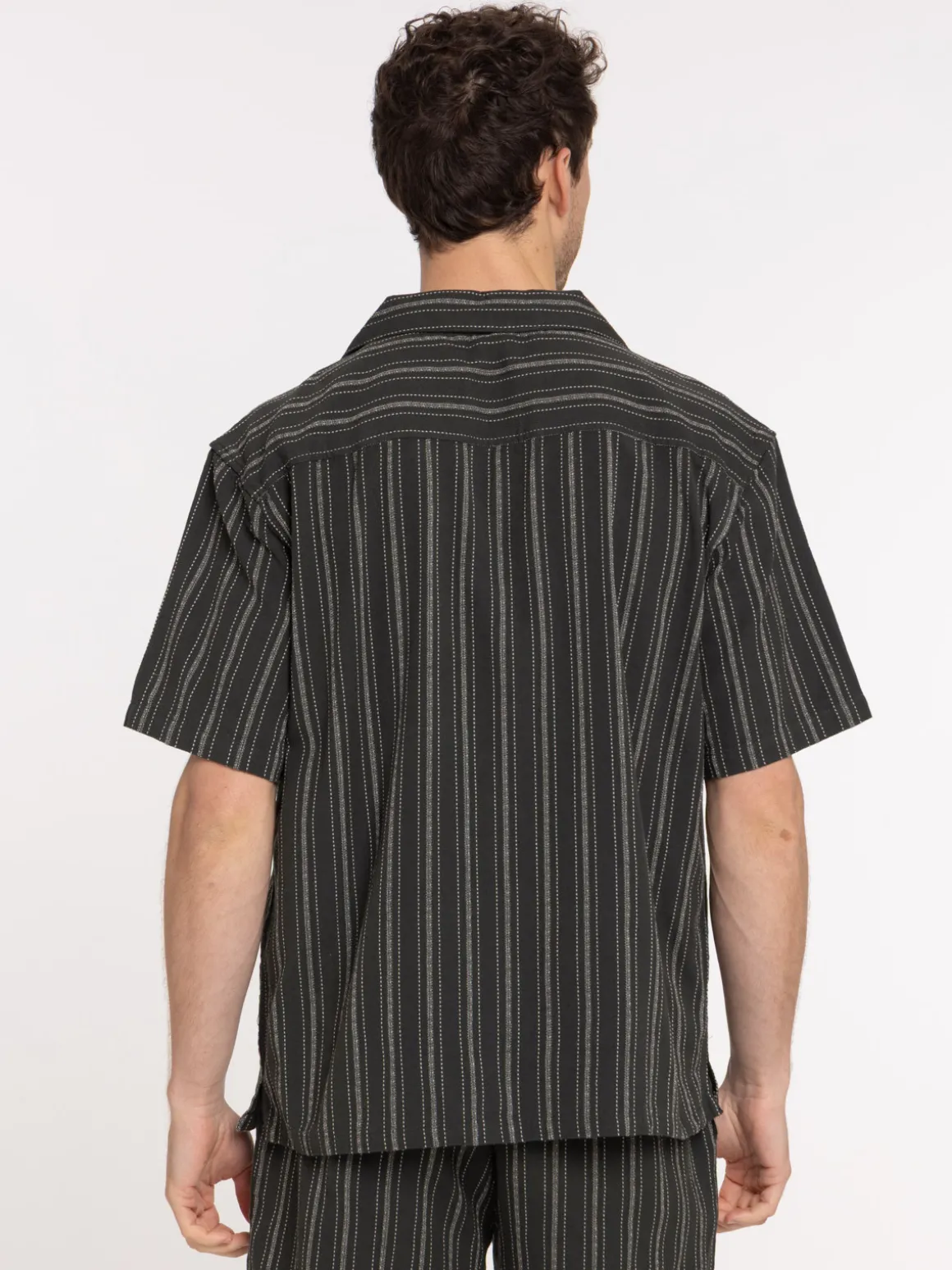 Chemise manches courtes rayée homme