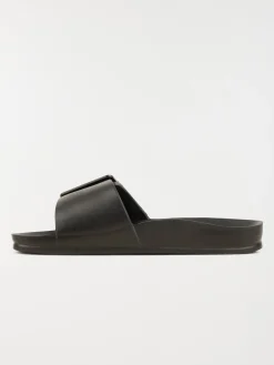 Claquettes noires femme (36-41)