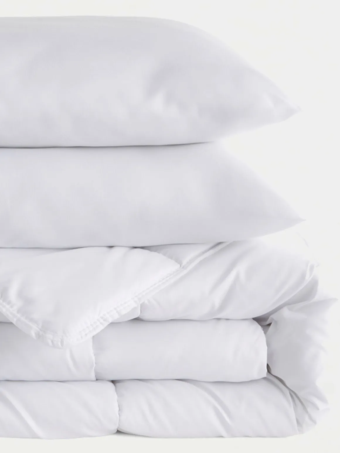 Couette blanche 220x240 cm + 2 oreillers
