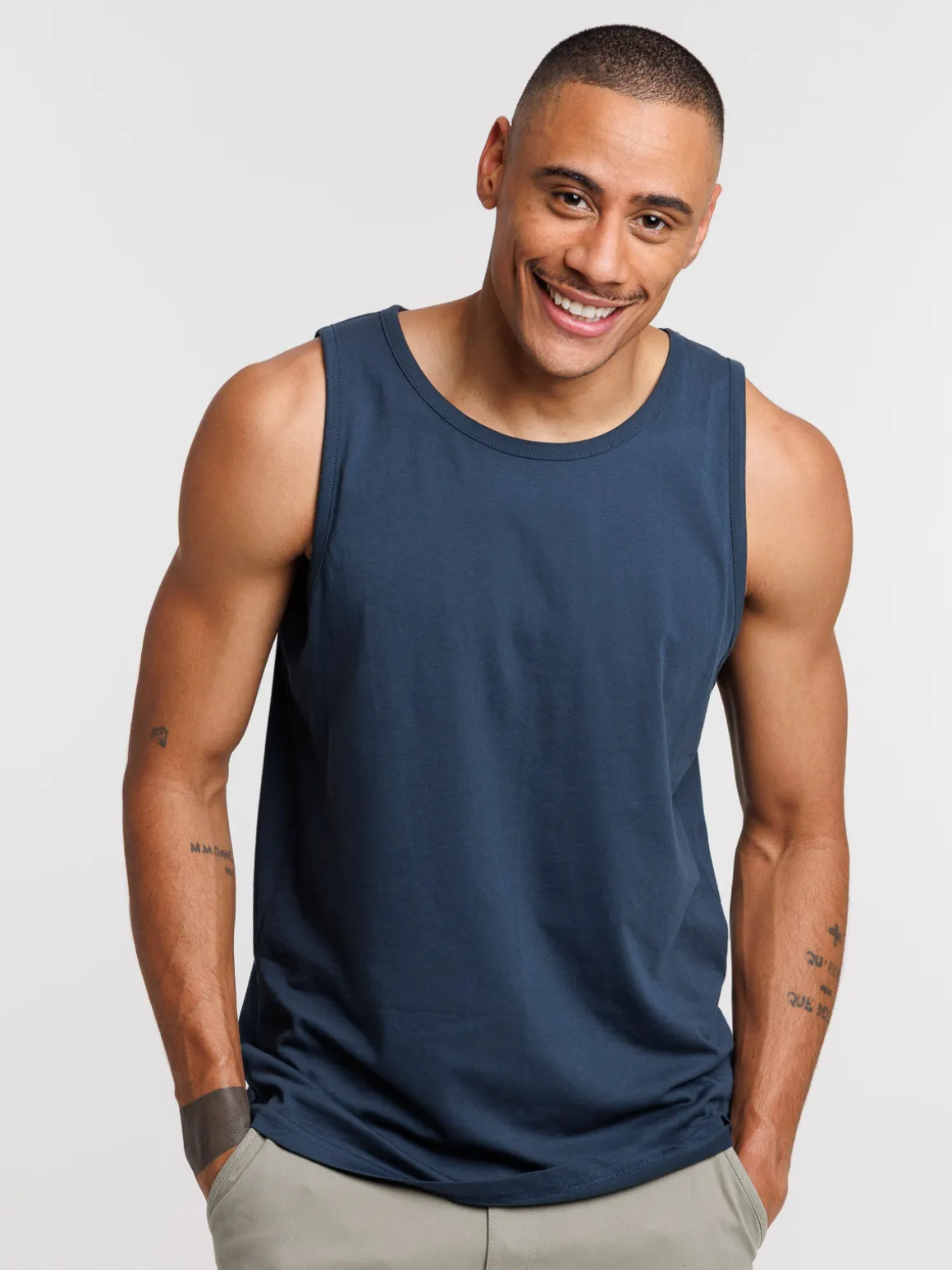 Débardeur basique bleu nuit homme