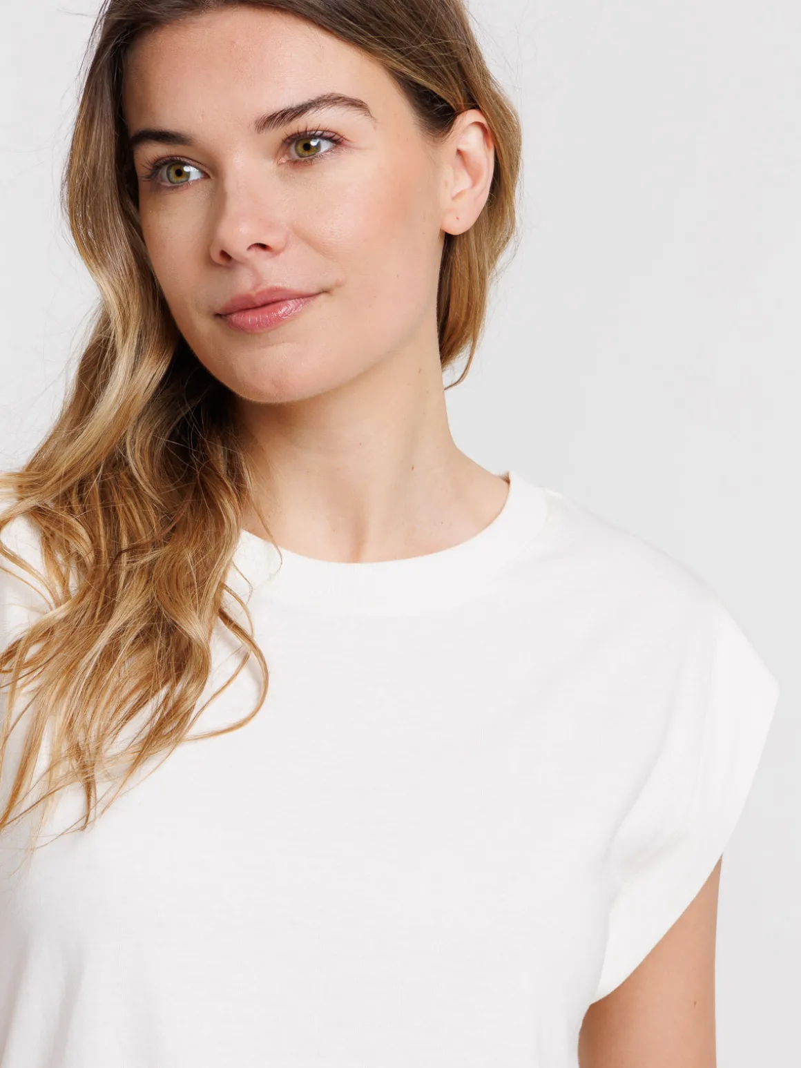 Débardeur écru col rond femme