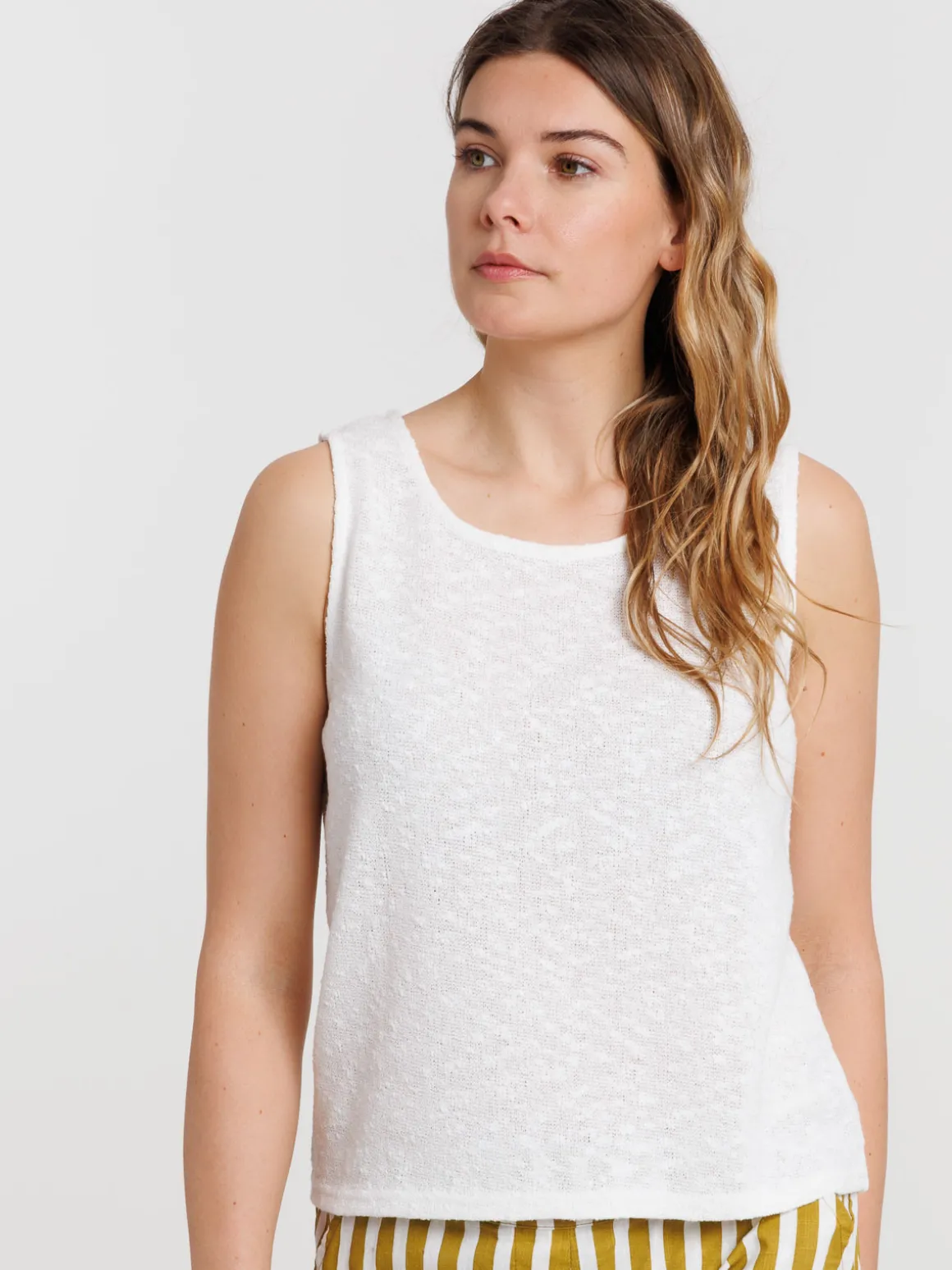 Débardeur écru col rond femme
