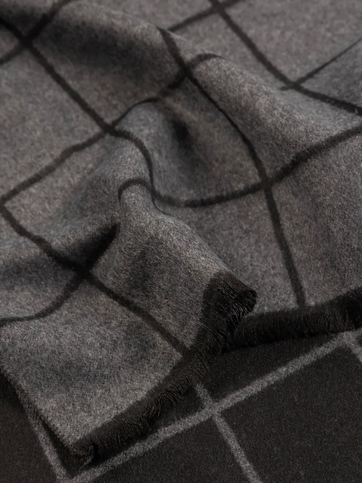 Echarpe noire motif carreaux homme