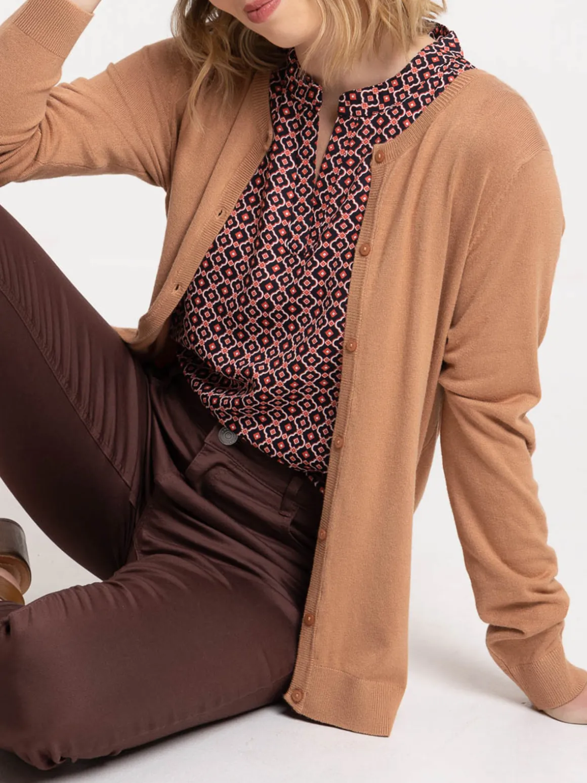 Gilet fin boutonné croissant femme