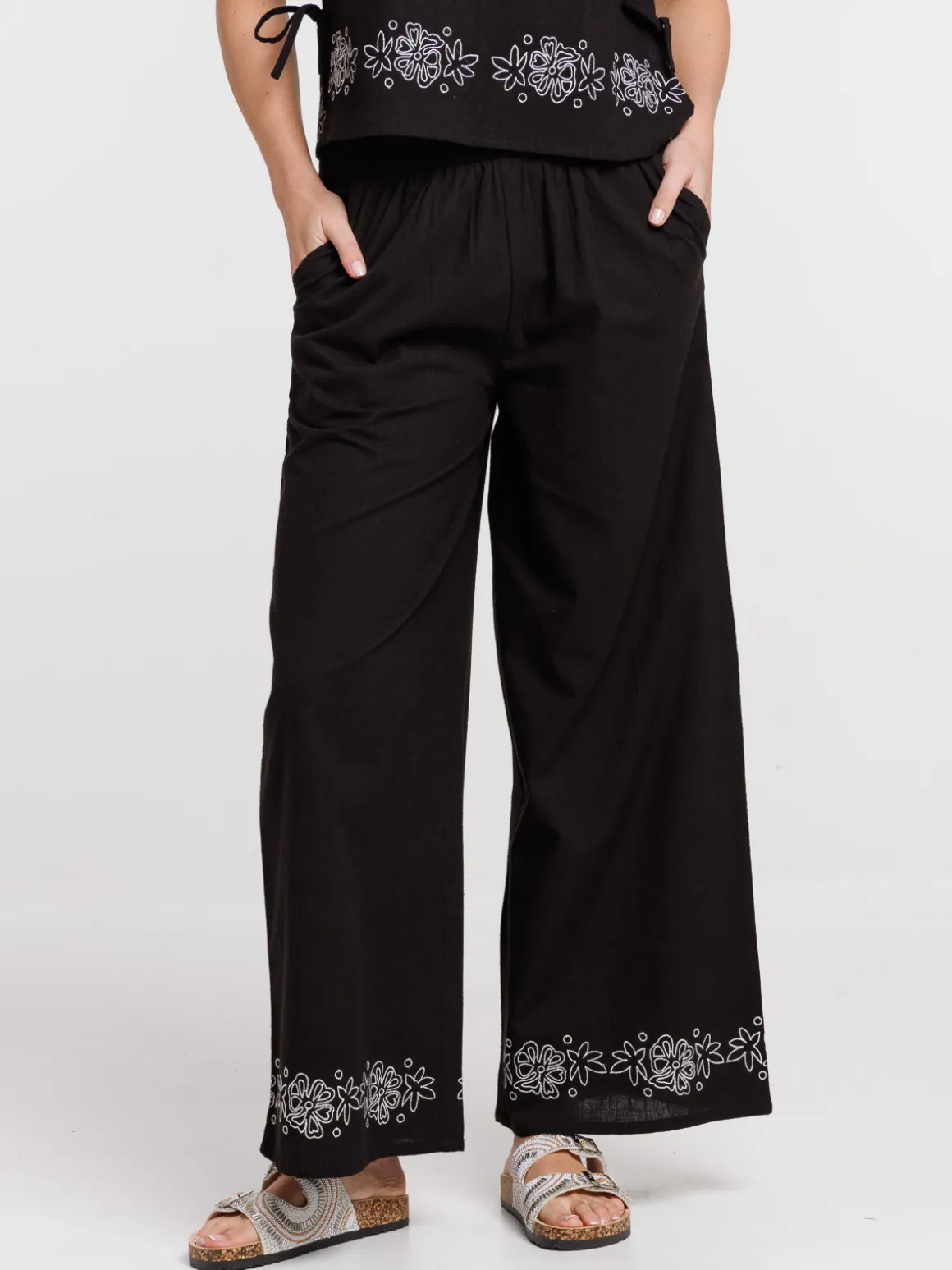 Pantalon femme noir fleurs brodées