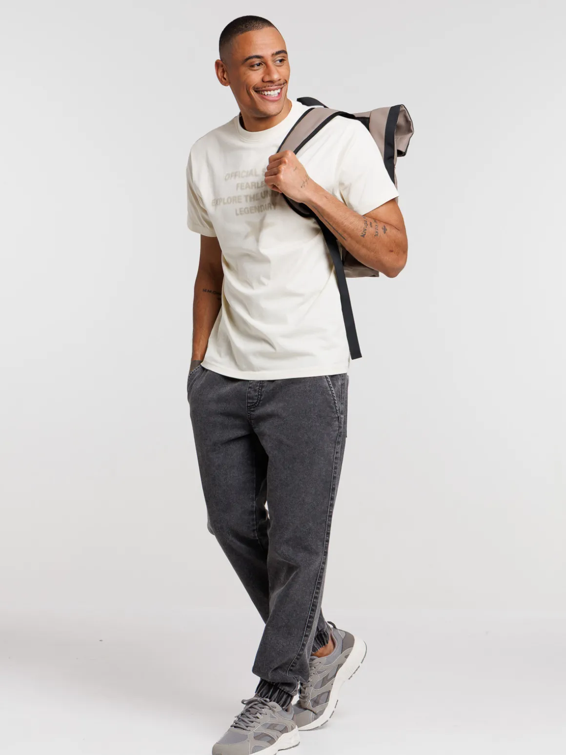 Pantalon élastiqué noir homme
