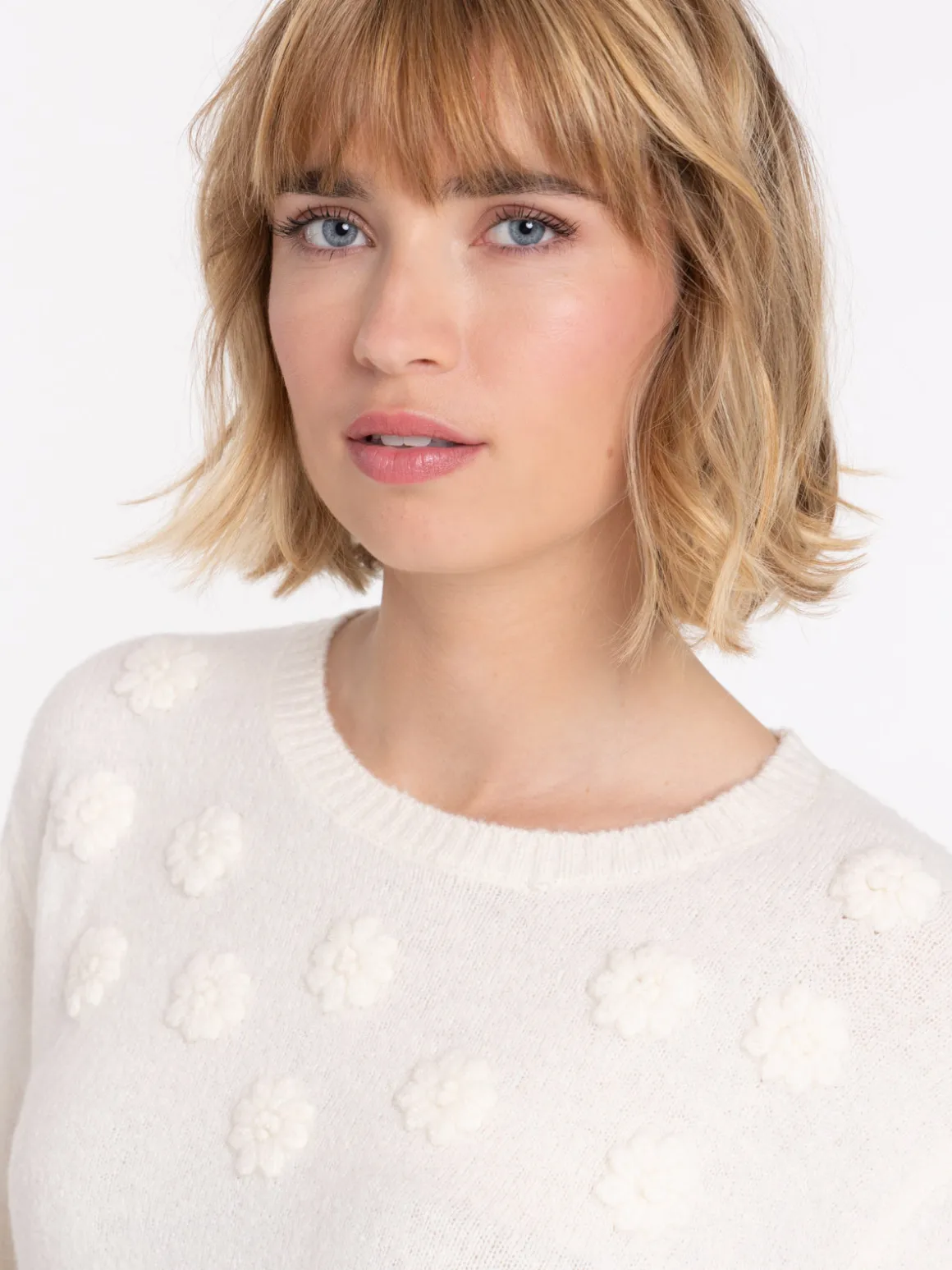 Pull écru fleurs femme