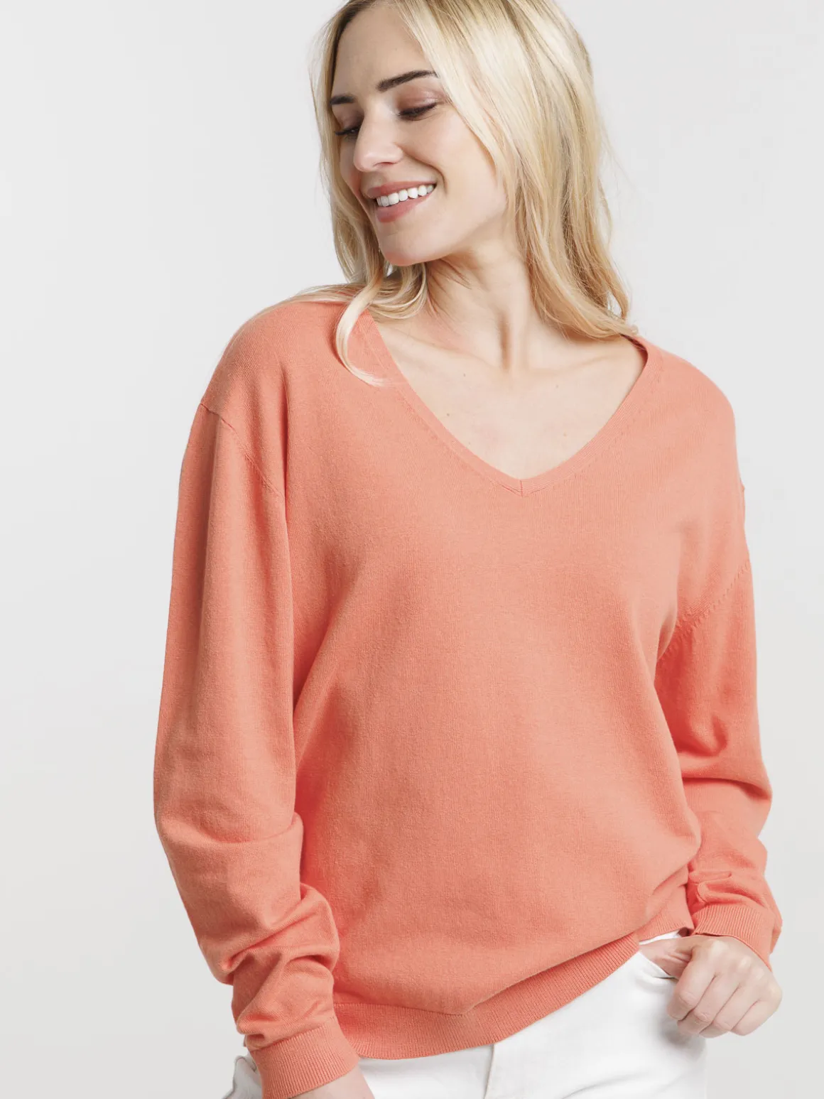 Pull fin col V corail femme