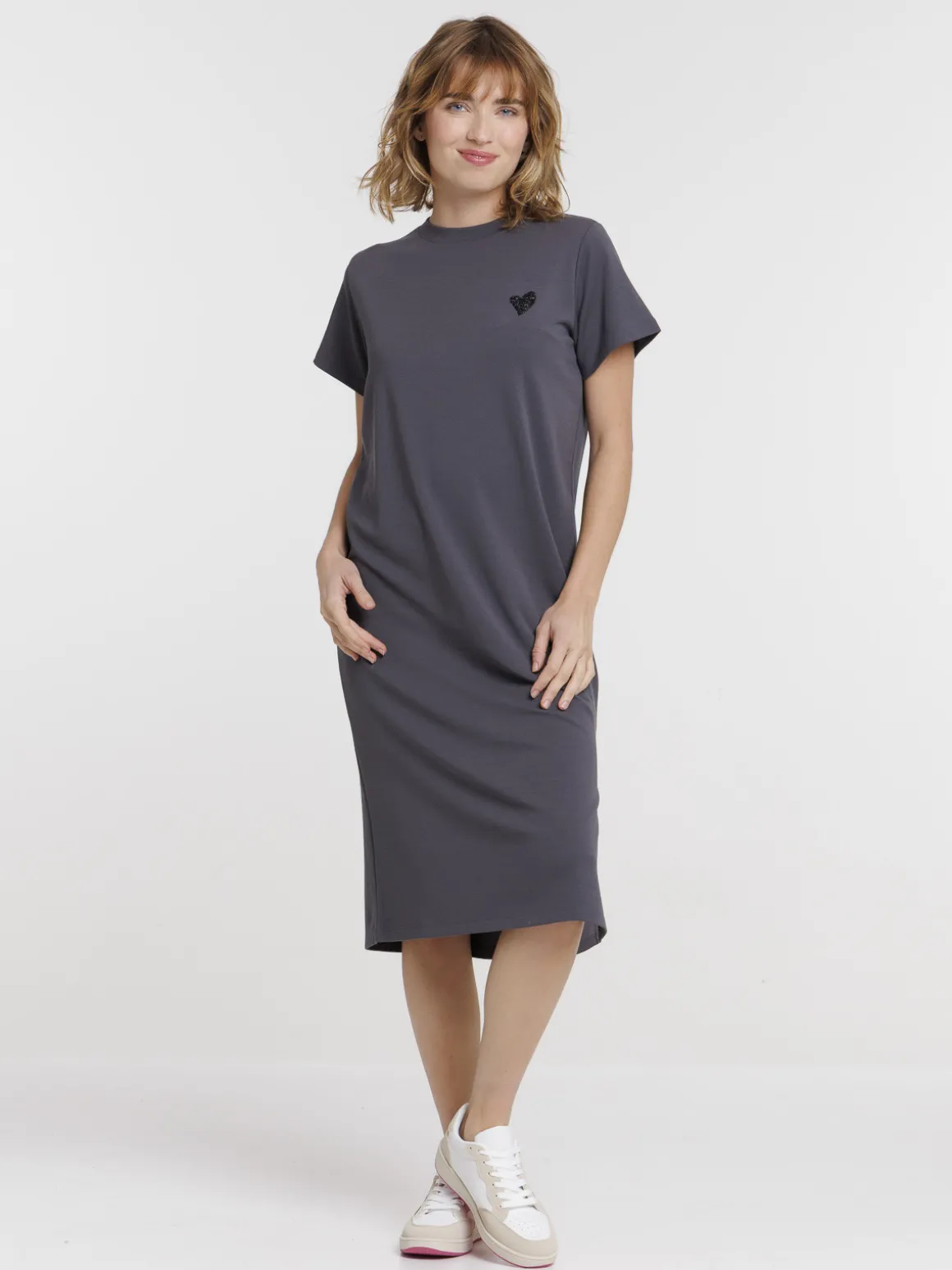 Robe asphalte motif coeur femme