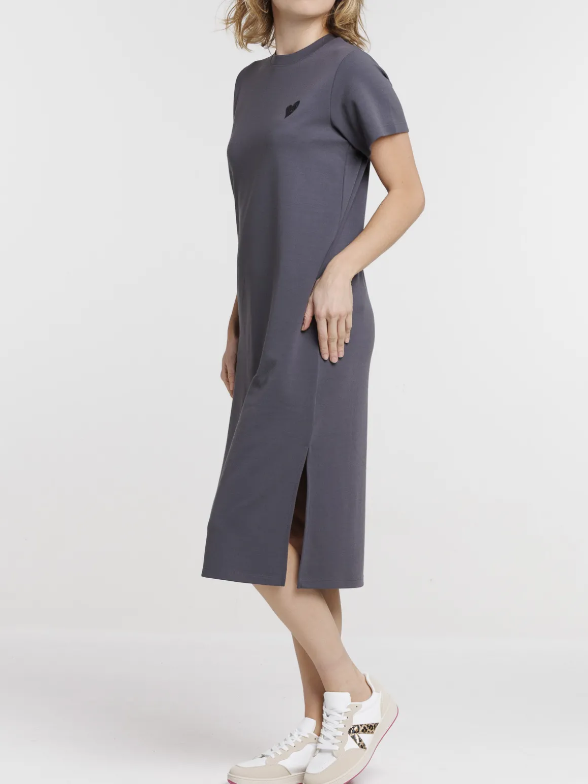 Robe asphalte motif coeur femme