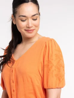 Robe courte broderies manches femme
