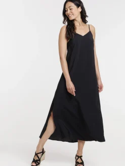 Robe longue satinée noire femme