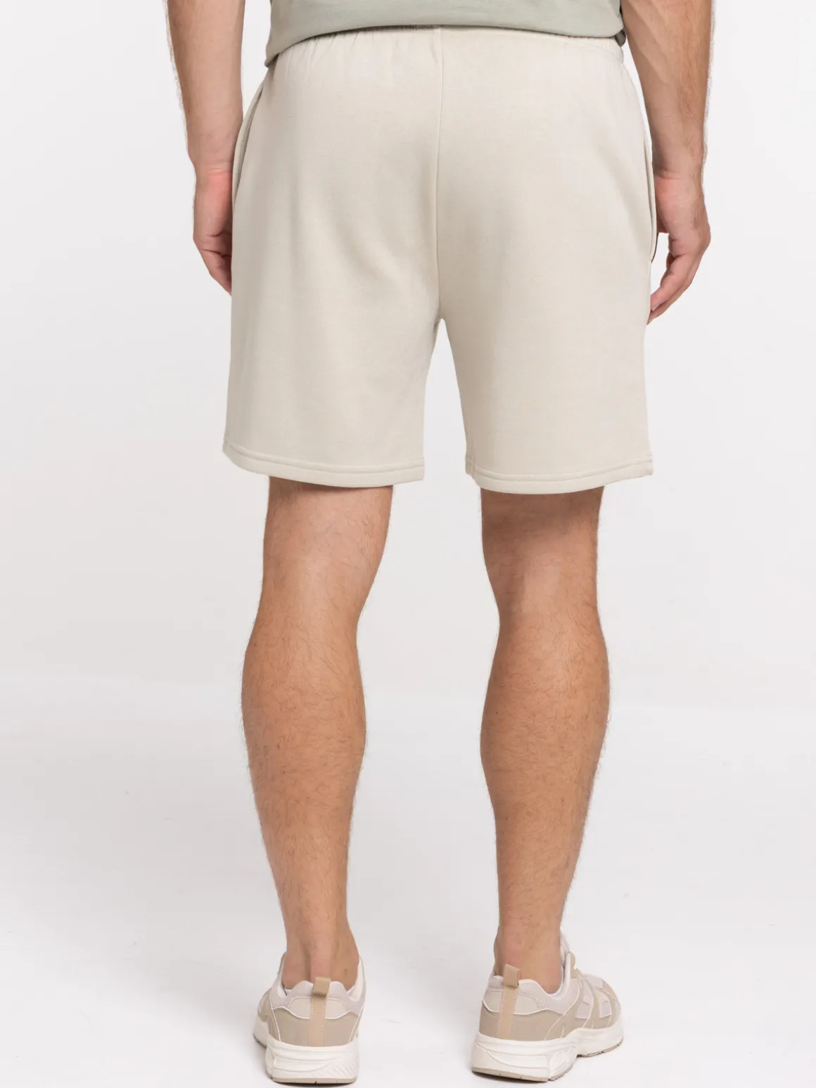 Short basique uni homme
