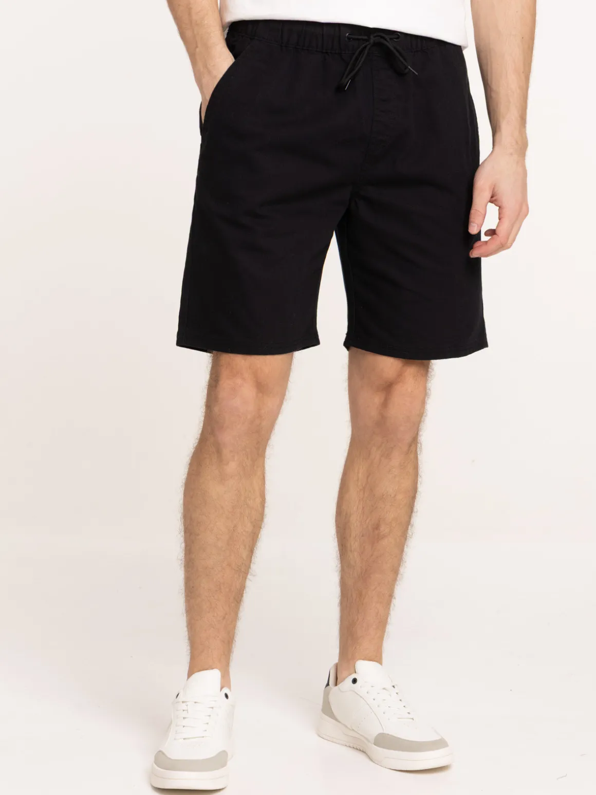 Short coloris noir homme