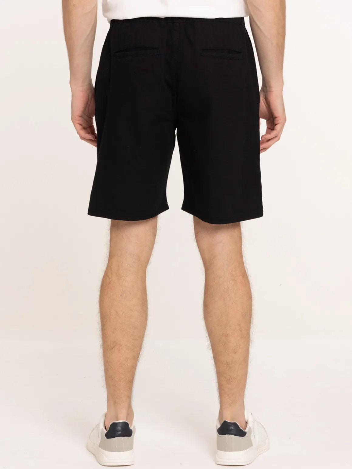 Short coloris noir homme