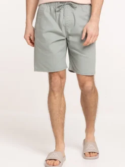 Short coloris vert froid homme