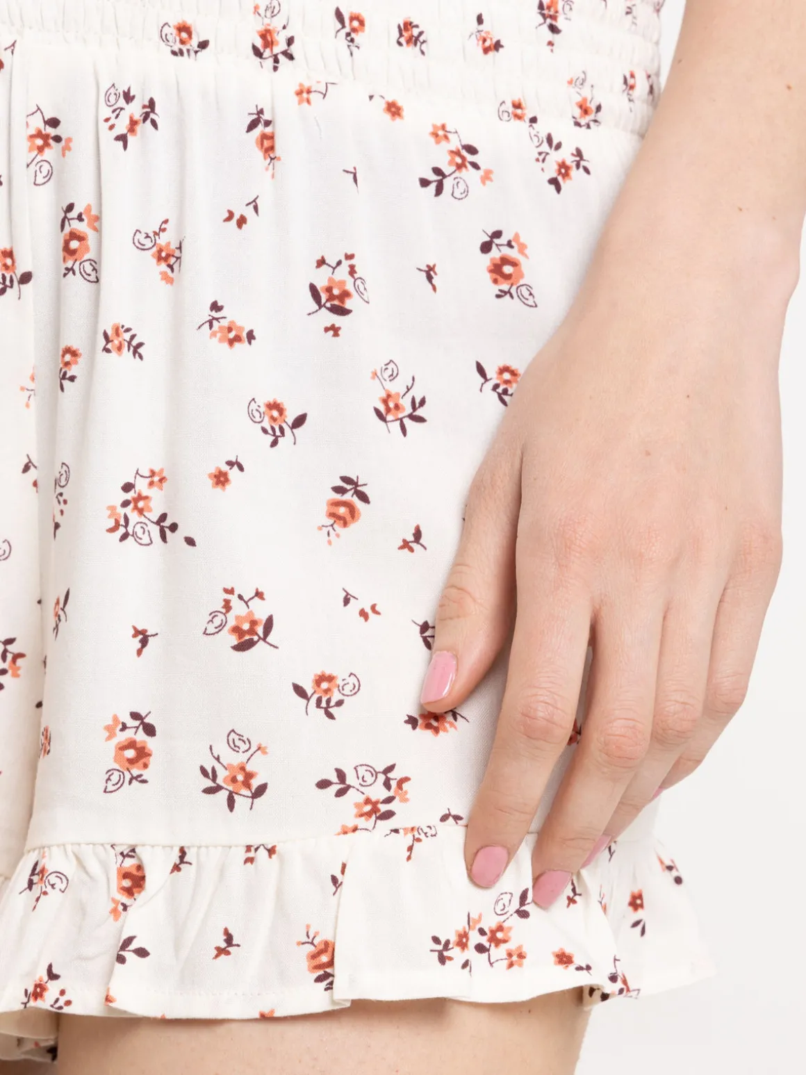Short écru fleuri femme