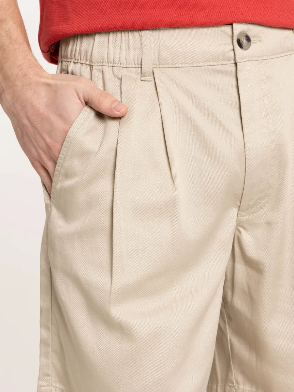 Short homme à pinces