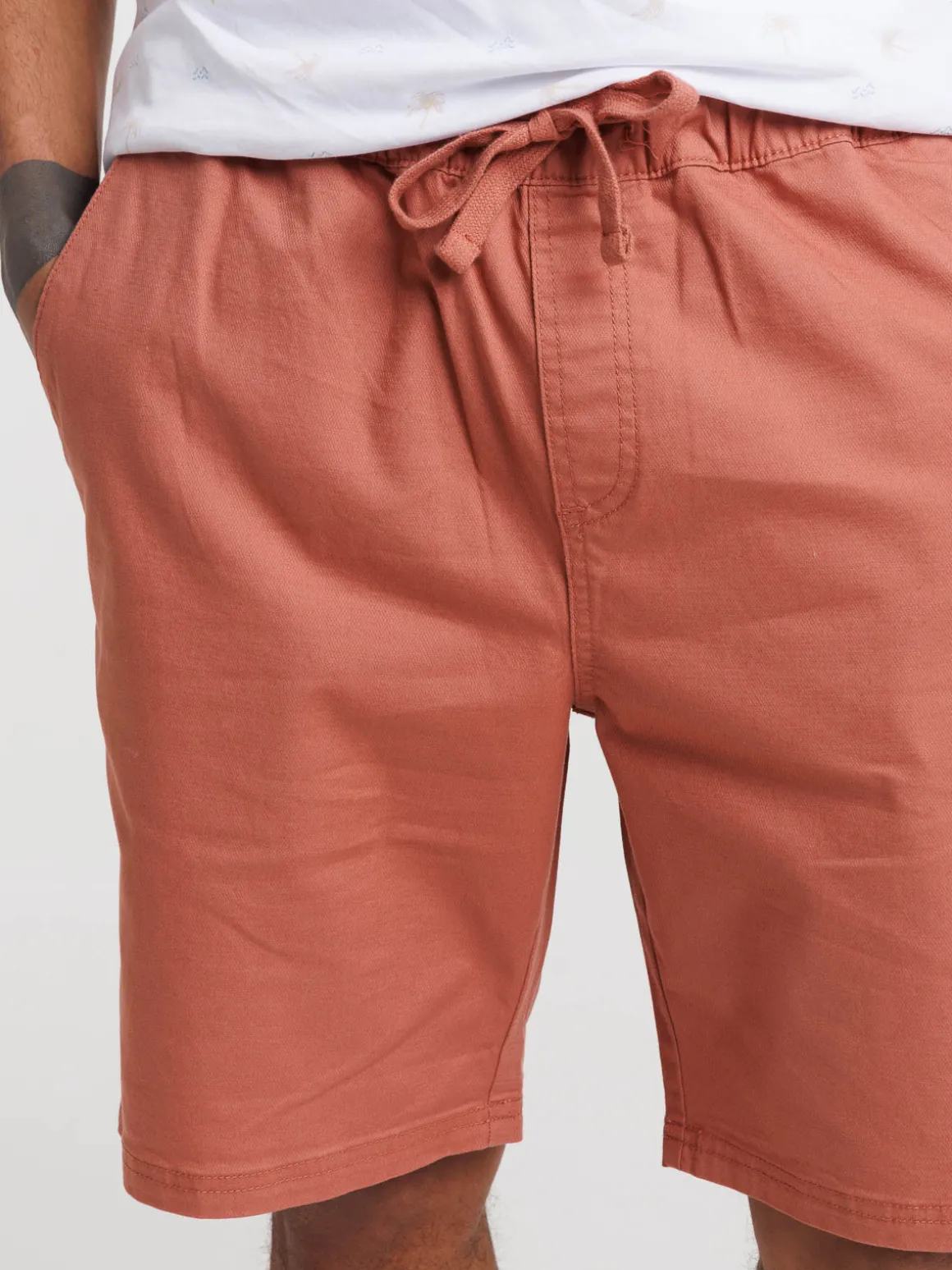 Short rose sauvage homme