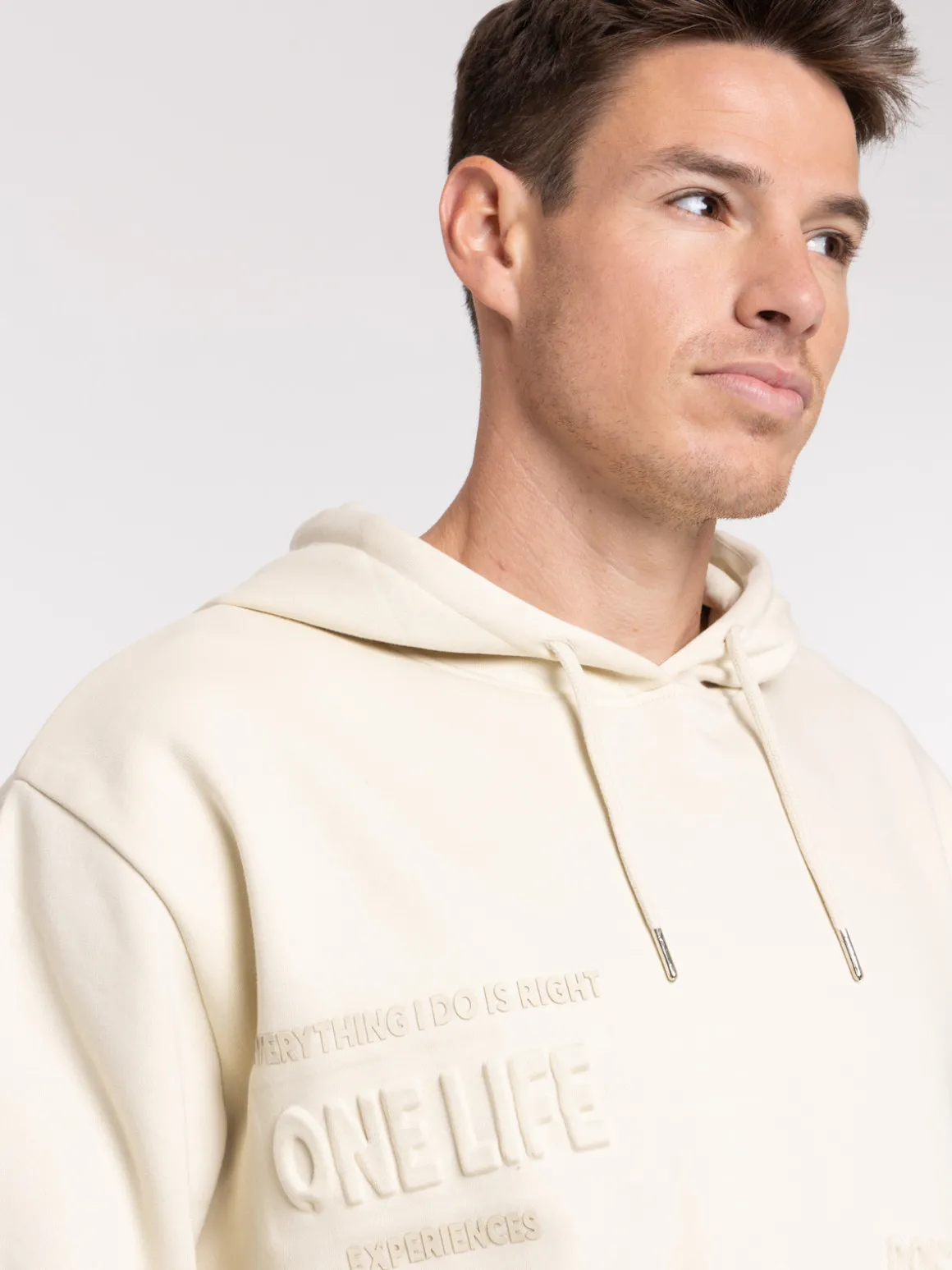 Sweat à capuche imprimé relief homme
