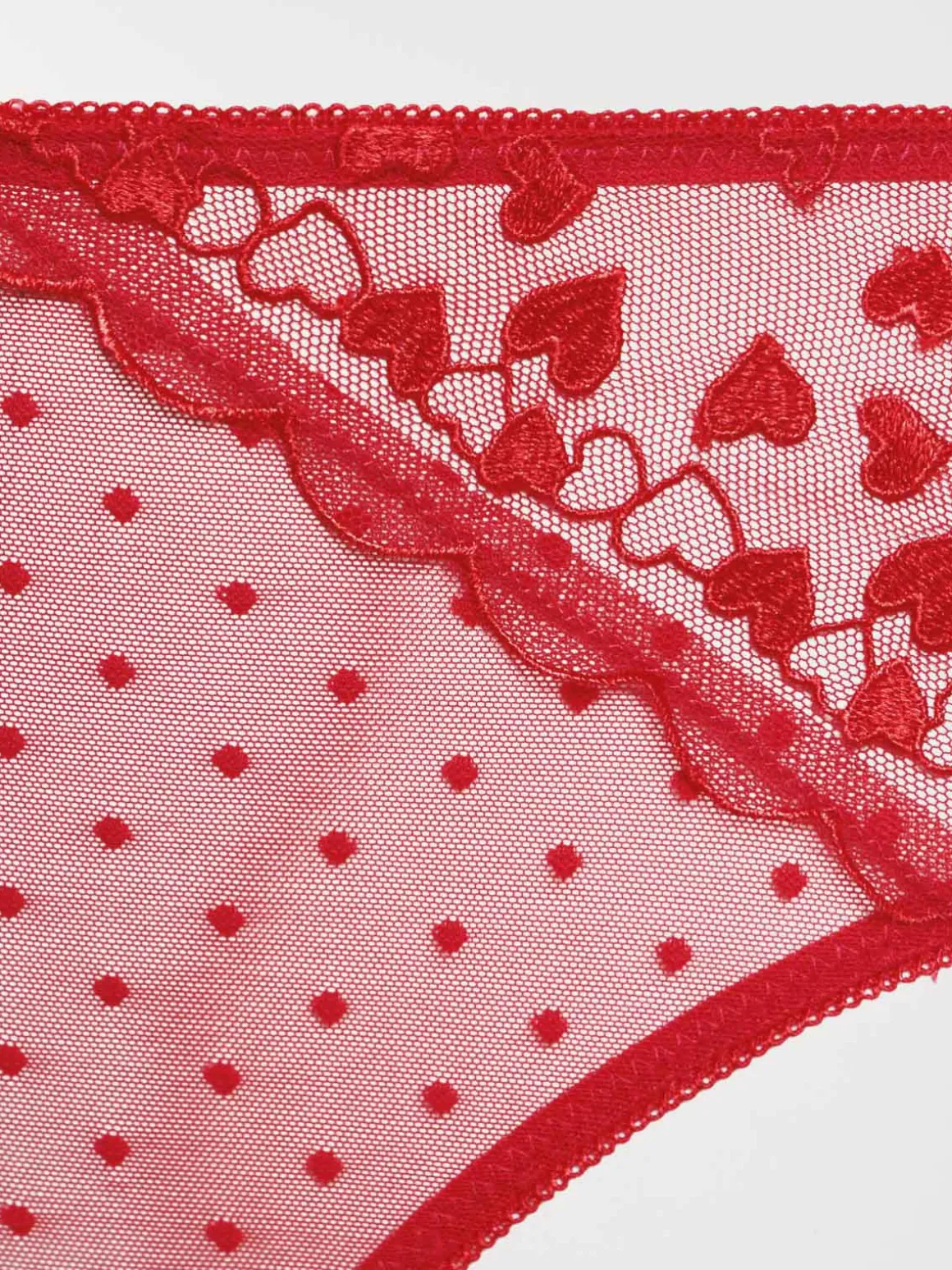 Tanga dentelle et coeur femme (42-56)