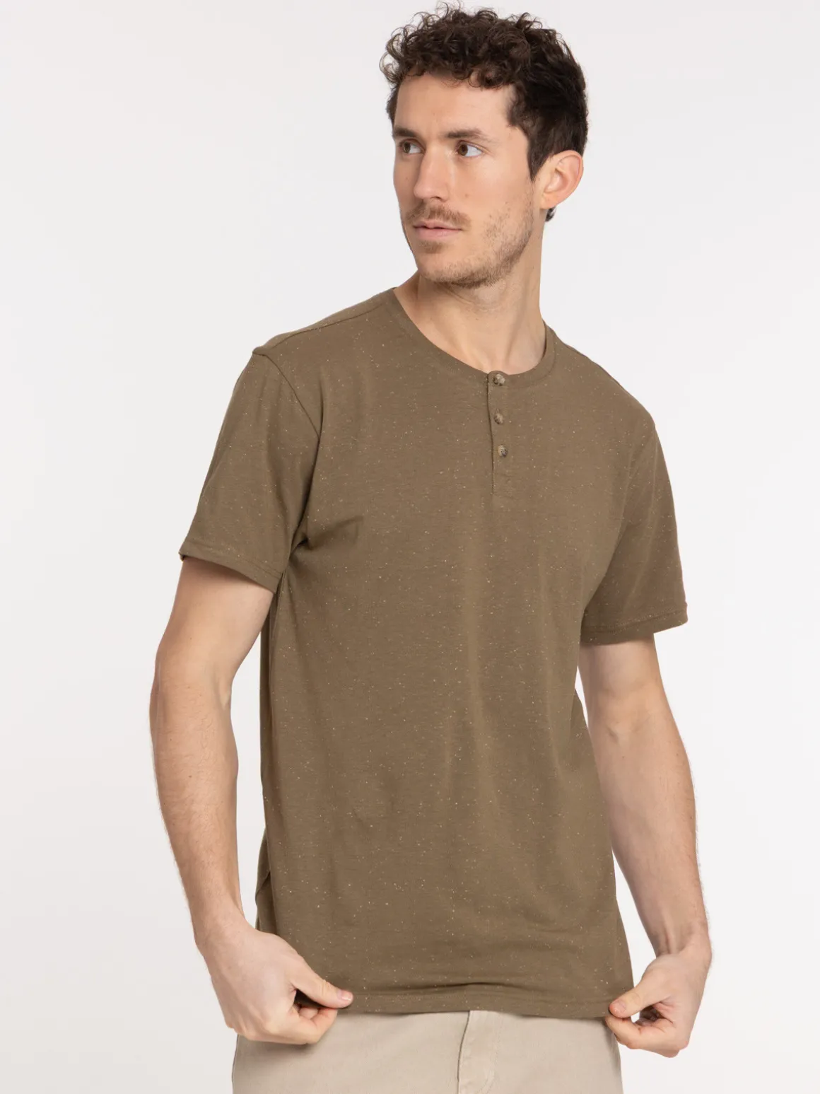 T-shirt boutonné col rond homme