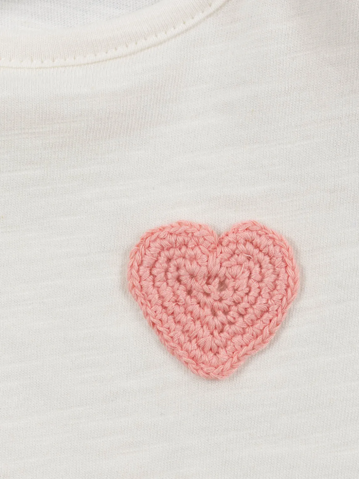 T-shirt coeur en crochet fille (3-36M)