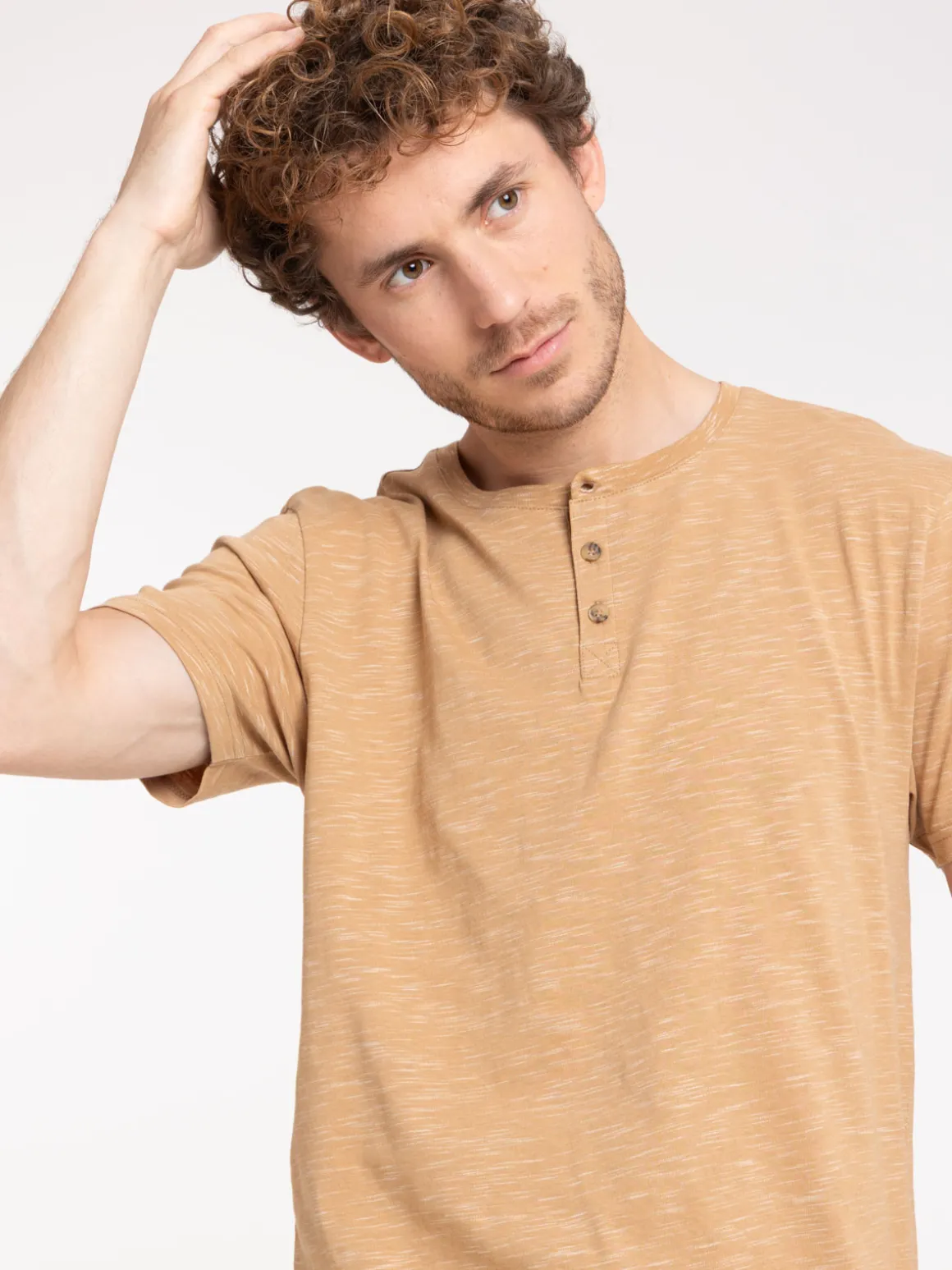 T-shirt col rond boutonné homme