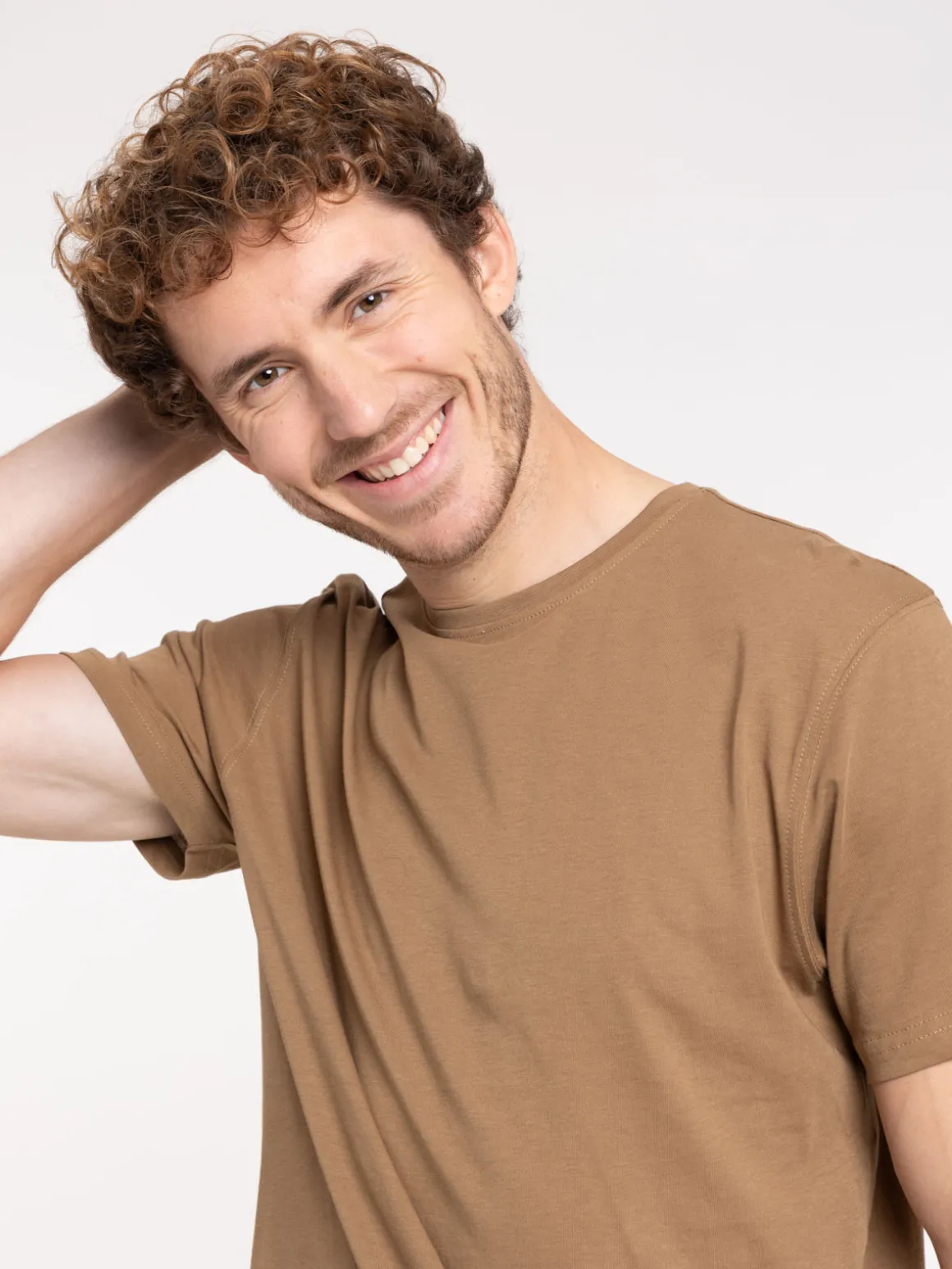T-shirt col rond café foncé homme