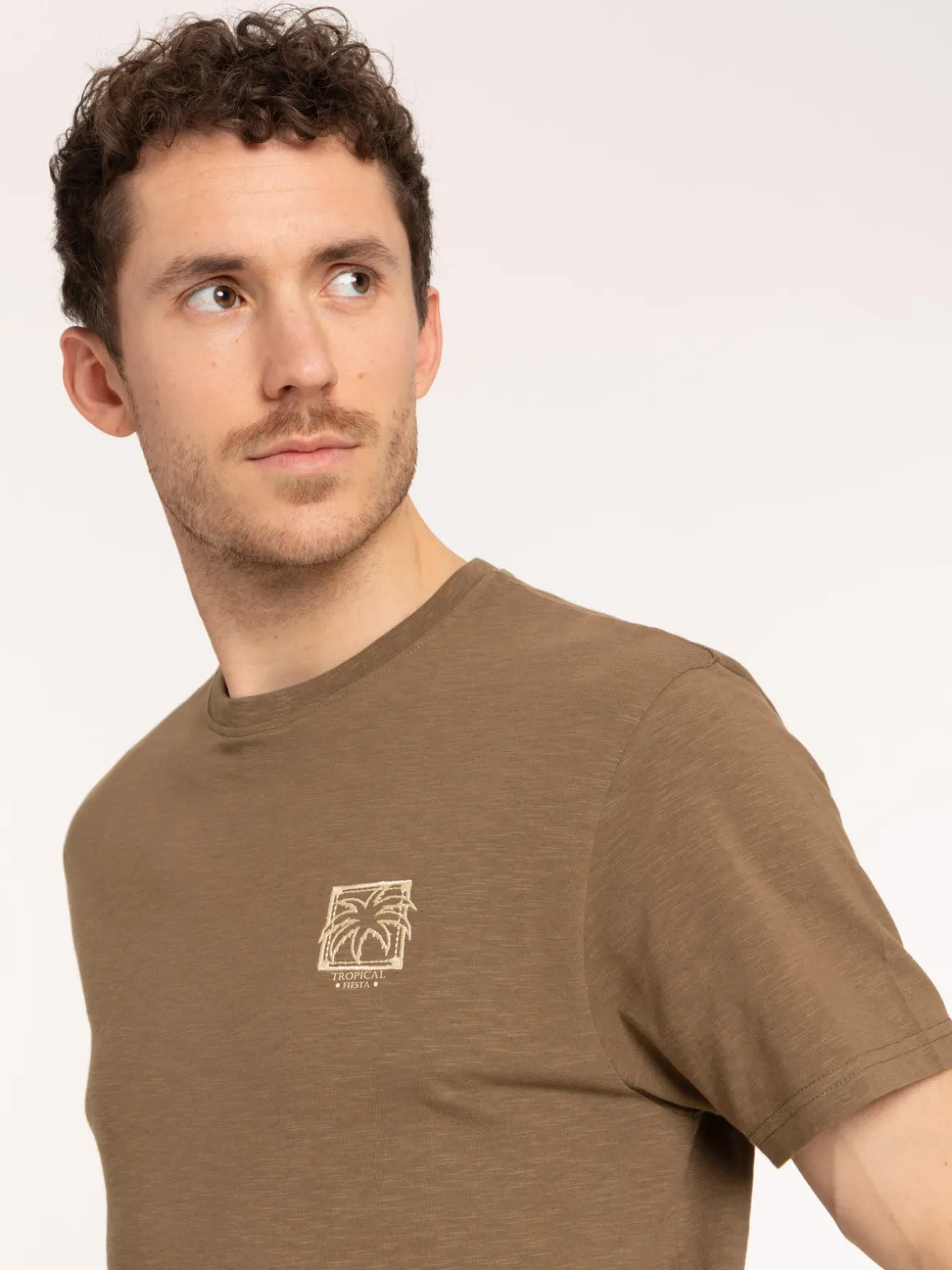 T-shirt col rond message brodé homme