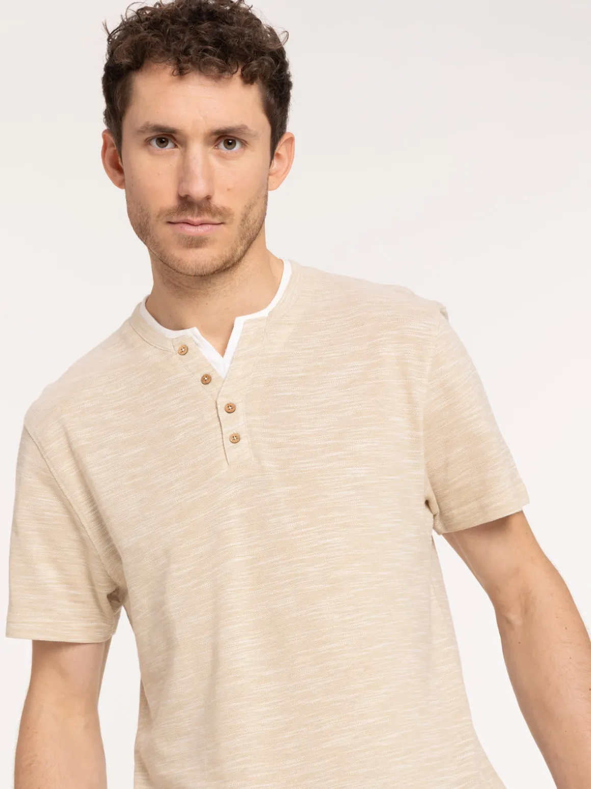 T-shirt col tunisien homme