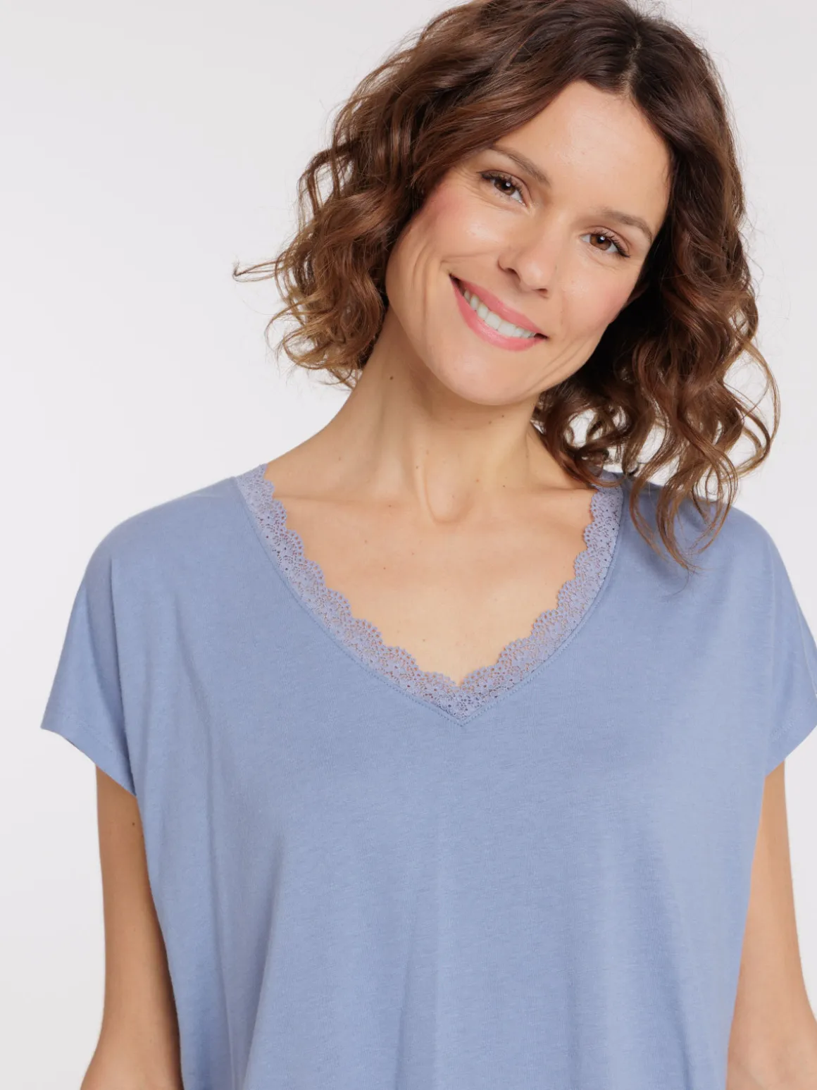 T-shirt col V dentelle denim blue femme