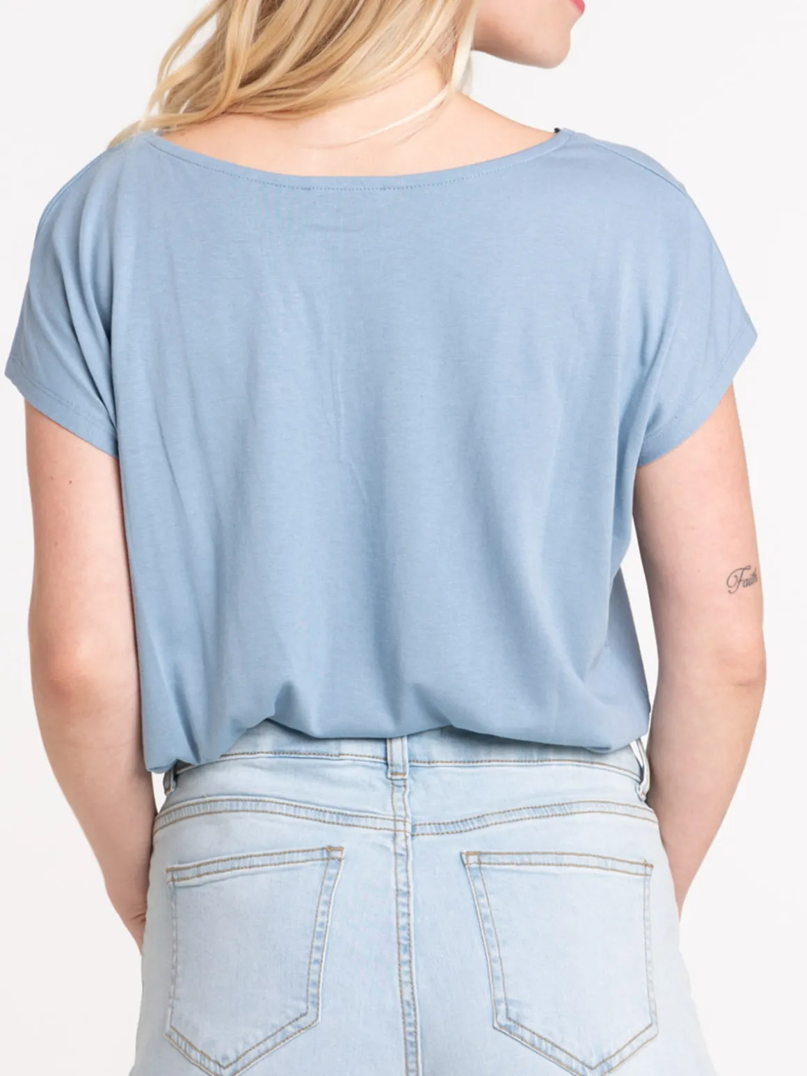 T-shirt col V dentelle femme