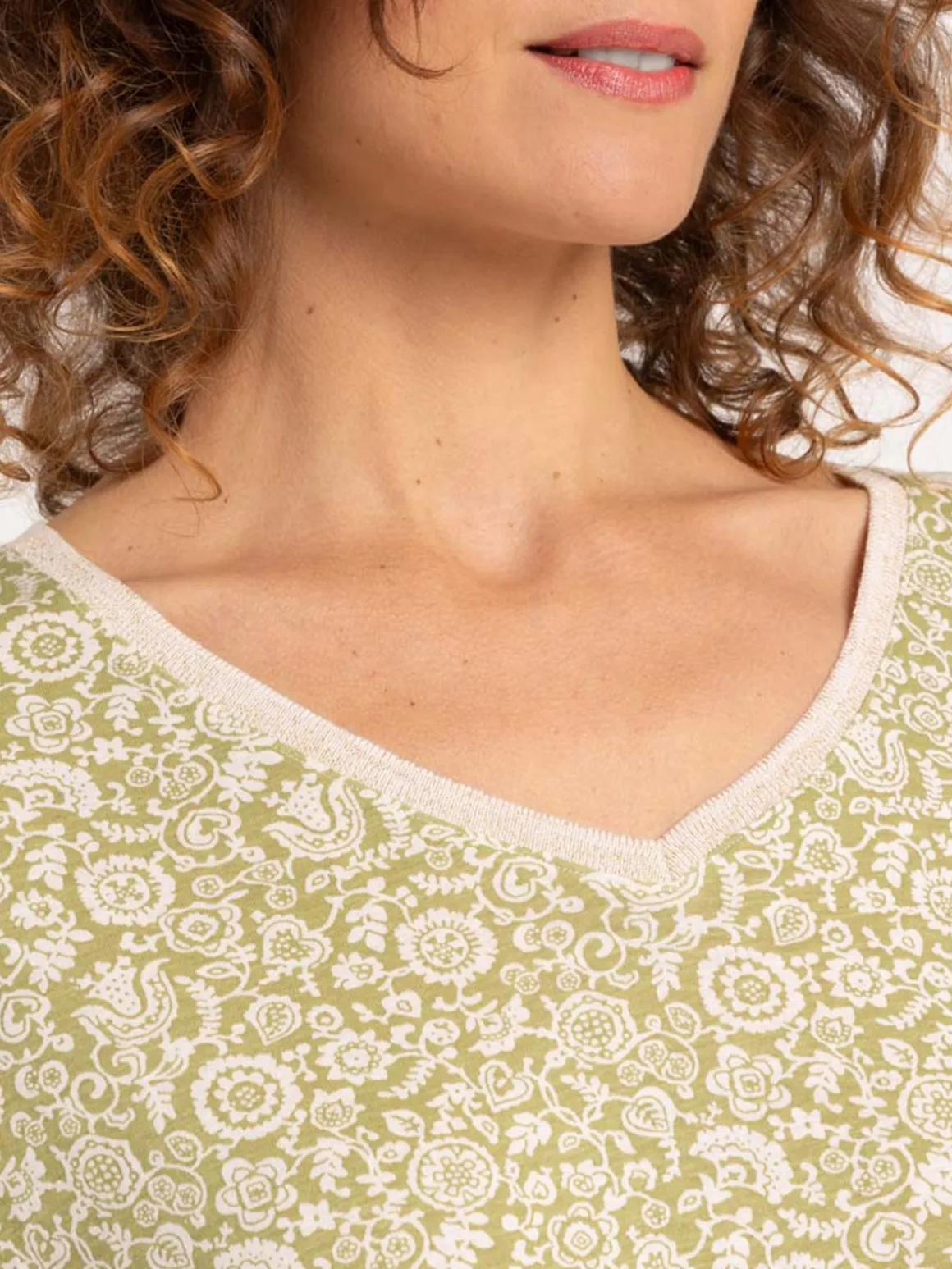 T-shirt col V imprimé fleuri femme