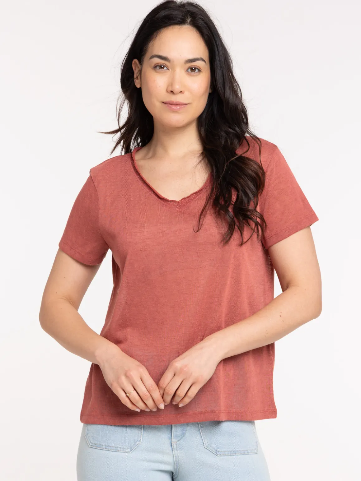 T-shirt col V marsala femme