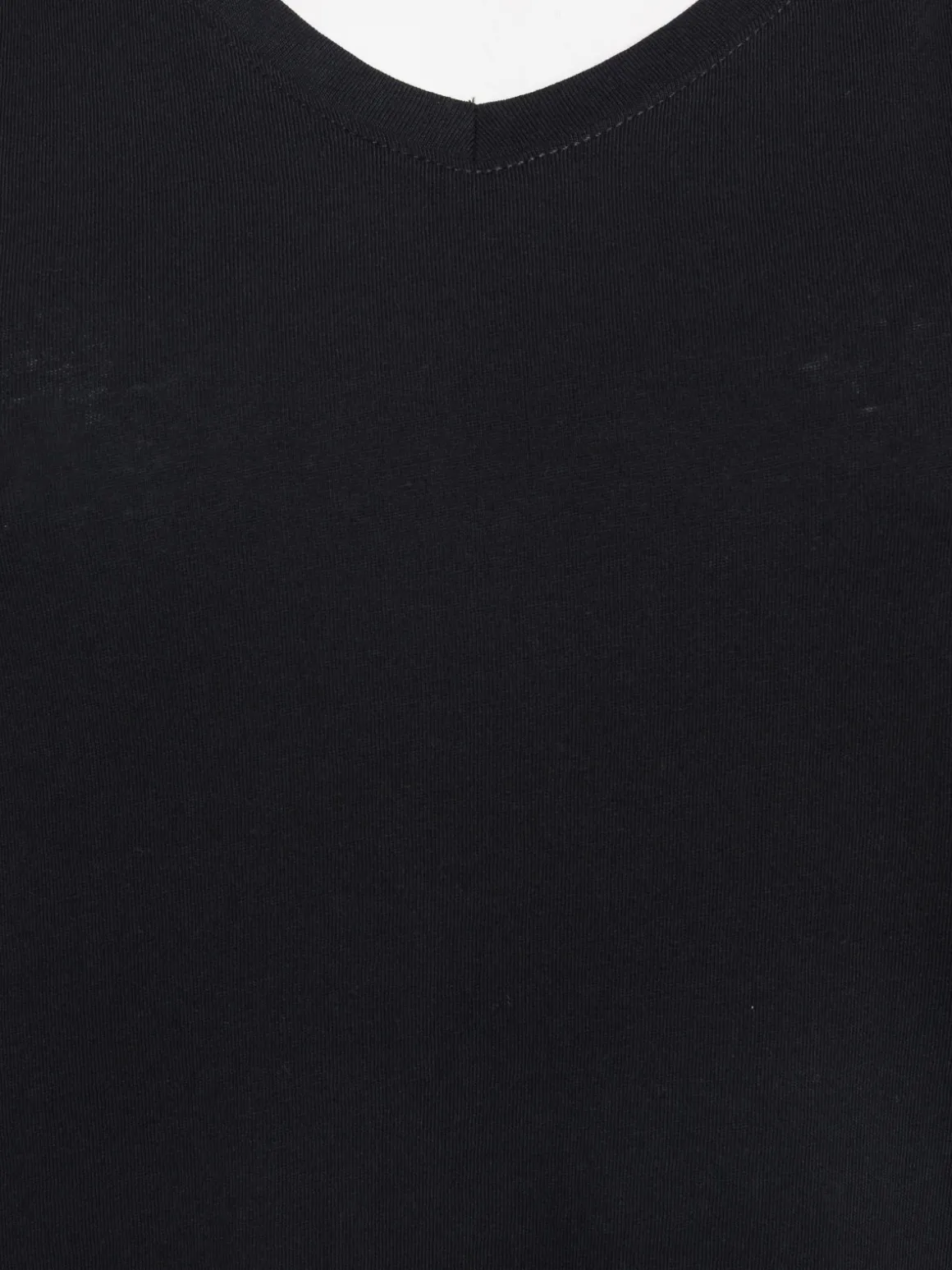 T-shirt col V noir grande taille femme