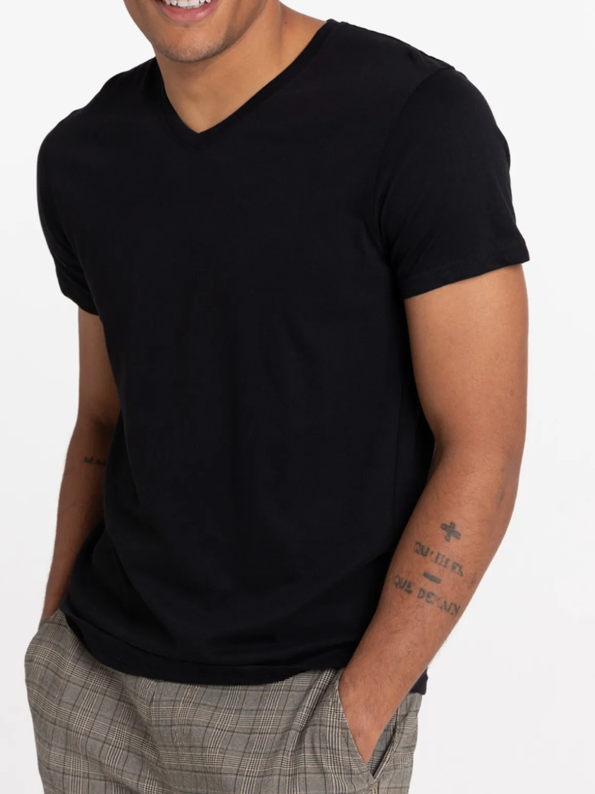 T-shirt col V noir homme