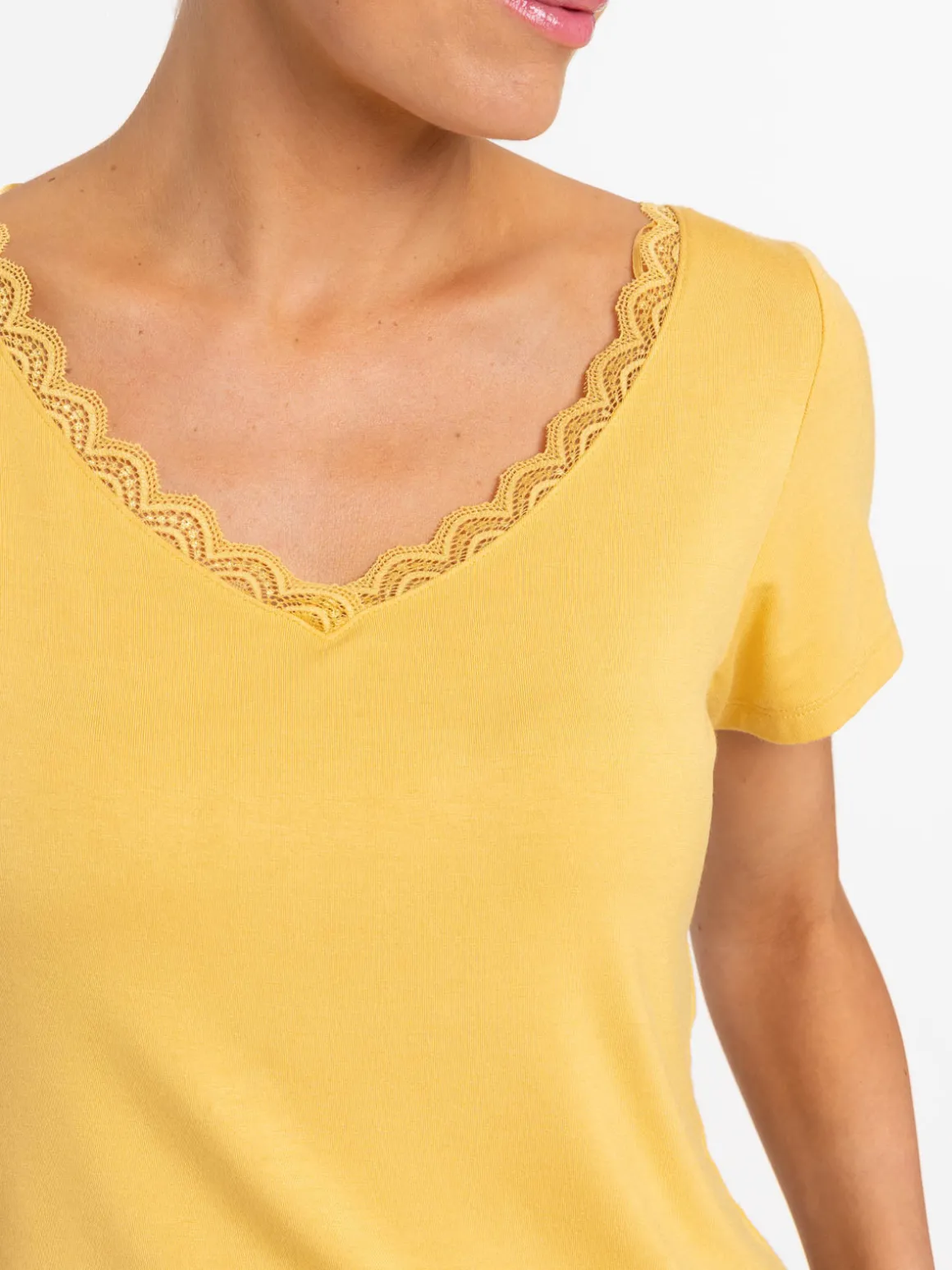 T-shirt col V ocre femme