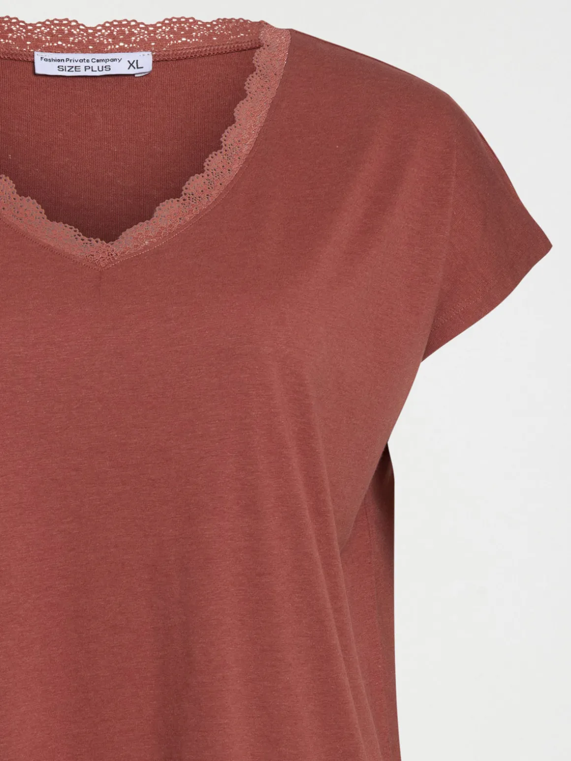 T-shirt grande taille dentelle femme