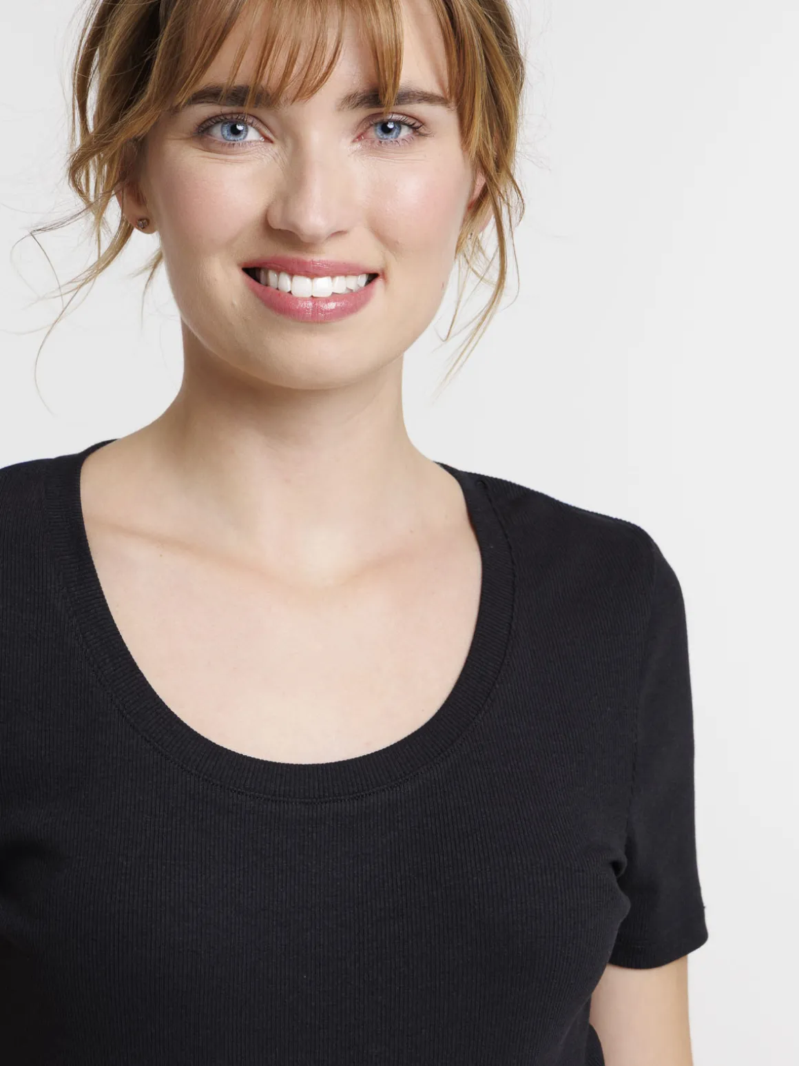 T-shirt noir cotelé femme