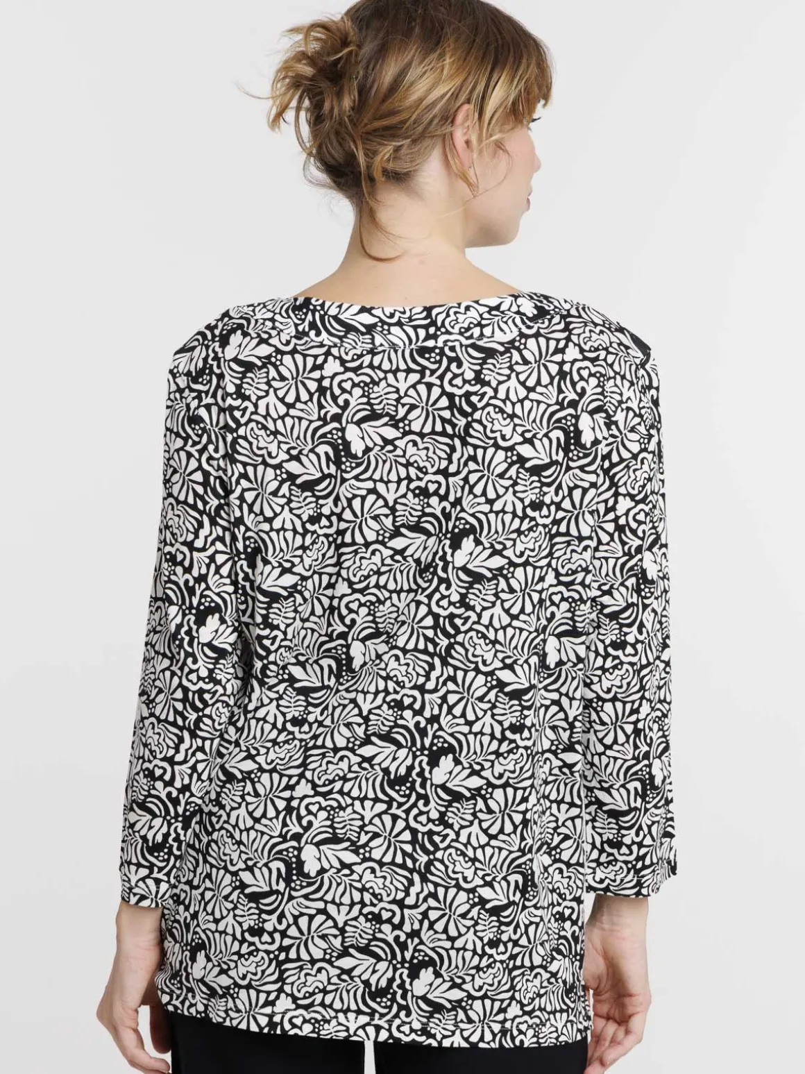 T-shirt noir imprimé végétal femme